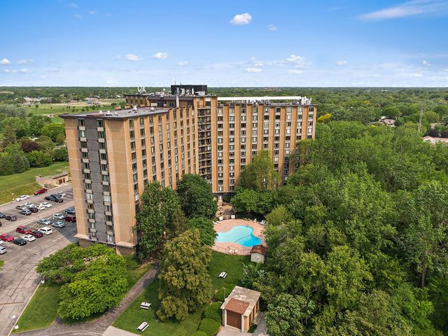 1 Renaissance Place 517, Palatine, IL 60067