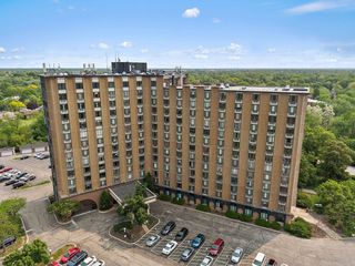 1 Renaissance Place 517, Palatine, IL 60067