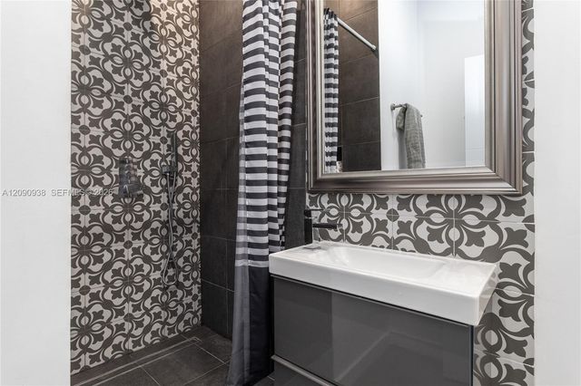 661 86th Street, Miami Beach, FL 33141