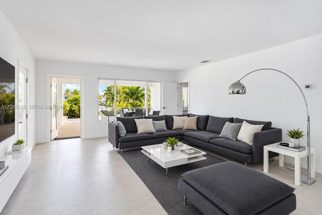 661 86th Street, Miami Beach, FL 33141