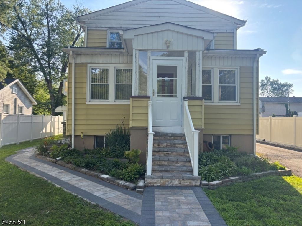 33 Harmon St, Lincoln Park Boro, NJ 07035 — exterior