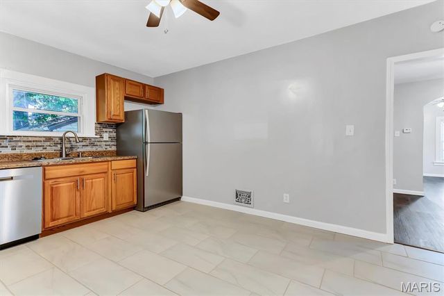 7048 Lansdowne Avenue, St Louis, MO 63109