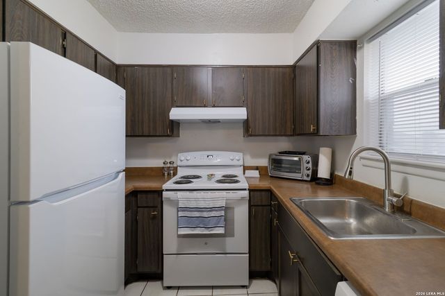 923 Vance Jackson Rd Apt 708, San Antonio, TX 78201