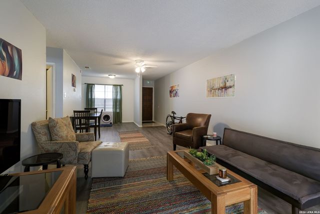 923 Vance Jackson Rd Apt 708, San Antonio, TX 78201