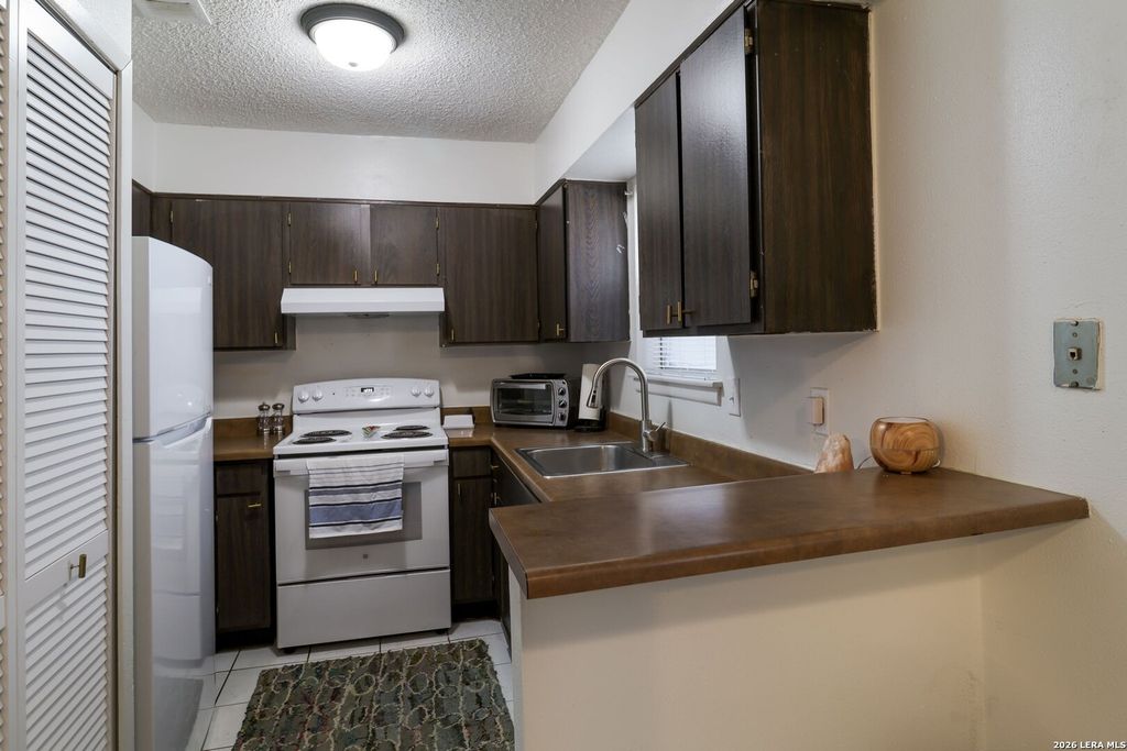 923 Vance Jackson Rd Apt 708, San Antonio, TX 78201
