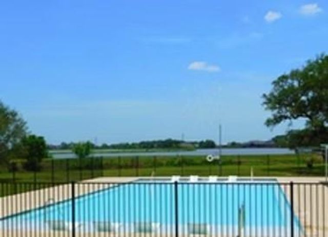 000 Turning Bayou Trail, Angleton, TX 77515