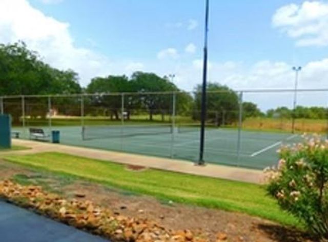 000 Turning Bayou Trail, Angleton, TX 77515