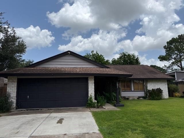 16811 Hibiscus Lane, Friendswood, TX 77546
