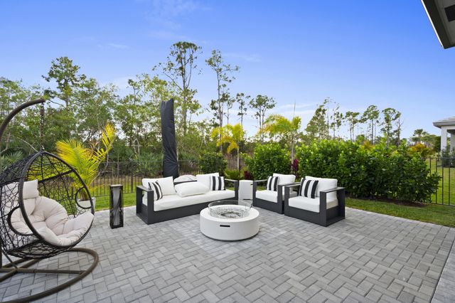 2133 SE Mosaic Boulevard, Port St. Lucie, Port St Lucie, FL 34984
