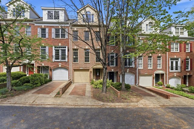 2139 N PIERCE CT, Arlington, VA 22209
