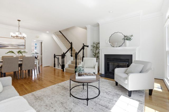 2139 N PIERCE CT, Arlington, VA 22209