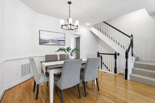 2139 N PIERCE CT, Arlington, VA 22209