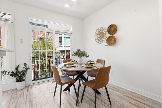 2139 N PIERCE CT, Arlington, VA 22209