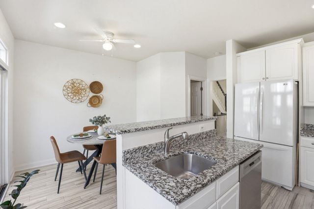2139 N PIERCE CT, Arlington, VA 22209