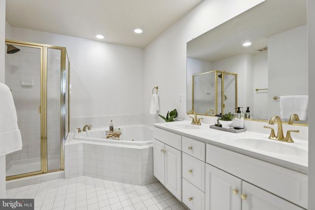 2139 N PIERCE CT, Arlington, VA 22209