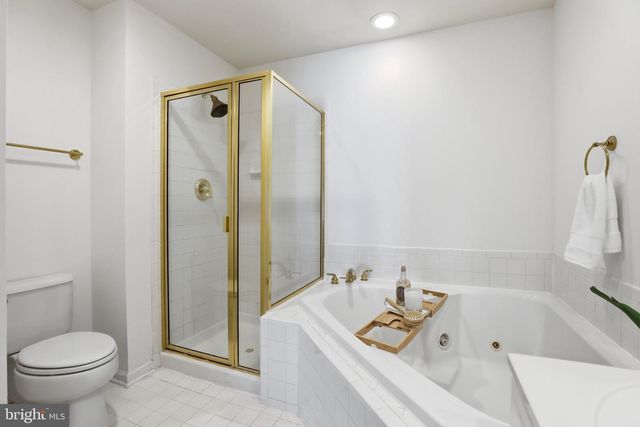 2139 N PIERCE CT, Arlington, VA 22209