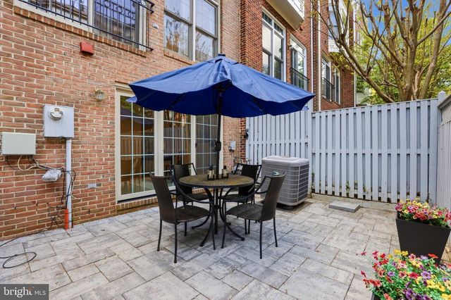2139 N PIERCE CT, Arlington, VA 22209