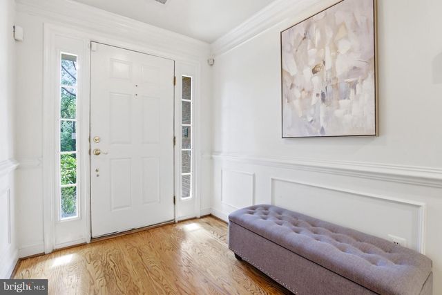 2139 N PIERCE CT, Arlington, VA 22209