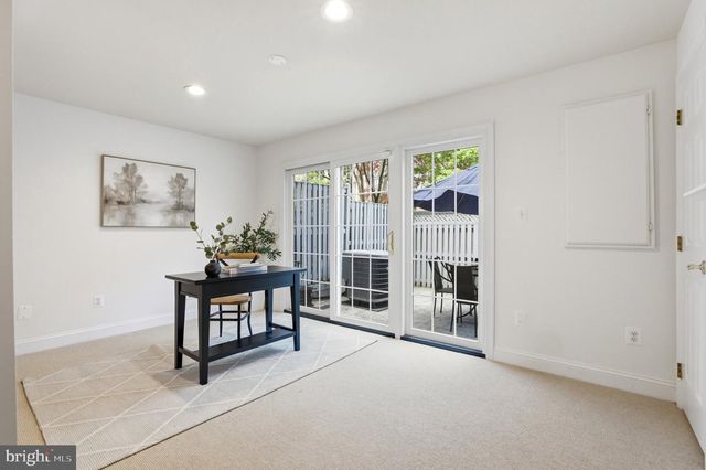 2139 N PIERCE CT, Arlington, VA 22209