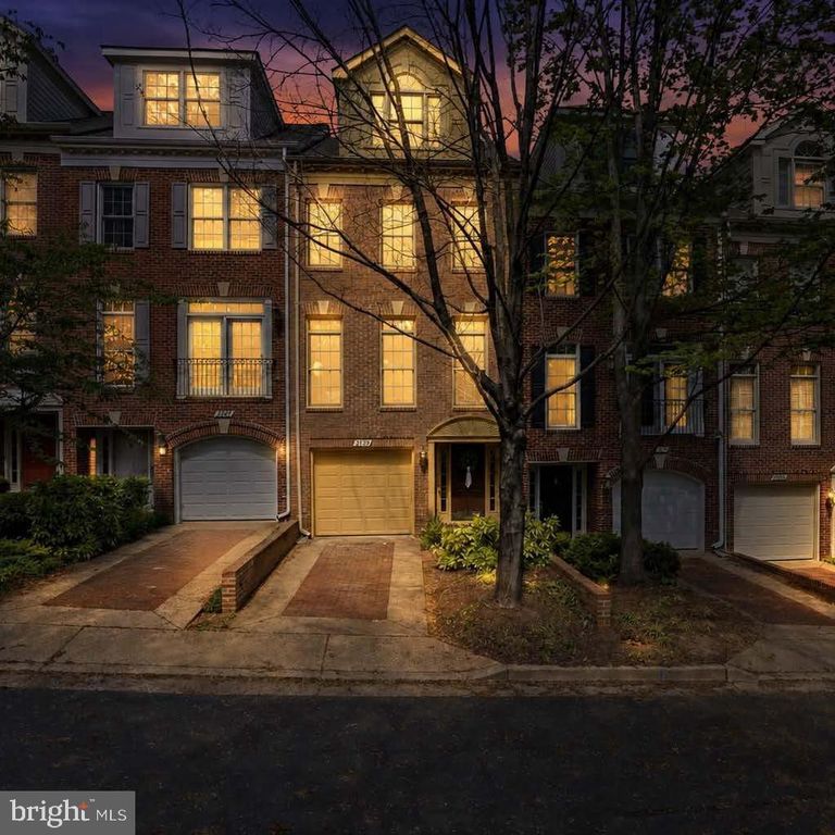 2139 N PIERCE CT, Arlington, VA 22209