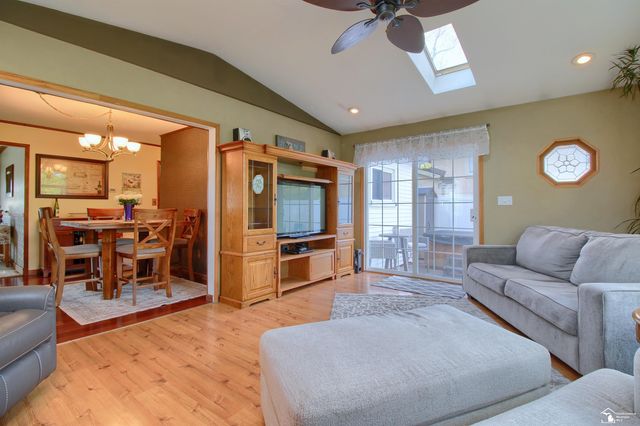 31577 Lafler Drive, Rockwood, MI 48173