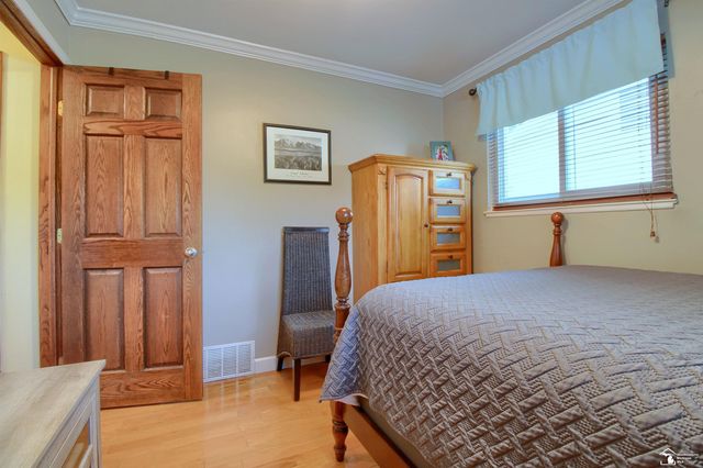 31577 Lafler Drive, Rockwood, MI 48173