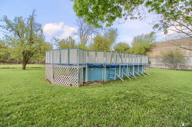 31577 Lafler Drive, Rockwood, MI 48173