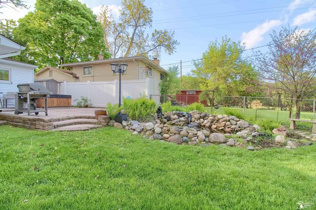 31577 Lafler Drive, Rockwood, MI 48173
