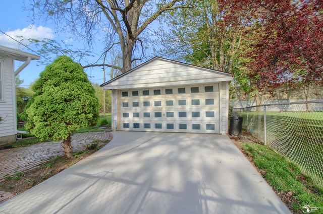 31577 Lafler Drive, Rockwood, MI 48173
