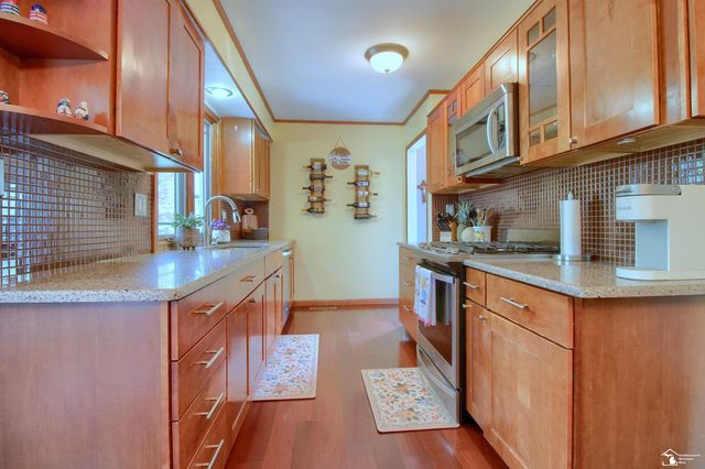 31577 Lafler Drive, Rockwood, MI 48173