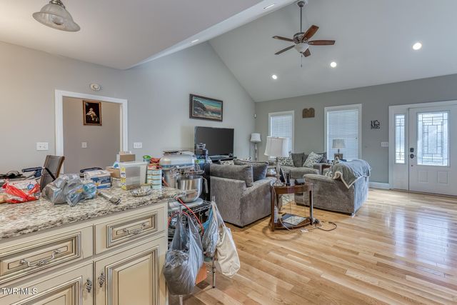 1030 Old Stagecoach Road, Jonesborough, TN 37659