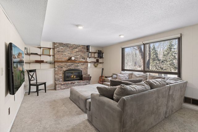 16600 Blenheim Way, Minnetonka, MN 55345