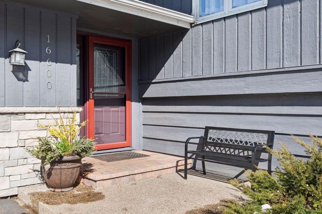 16600 Blenheim Way, Minnetonka, MN 55345