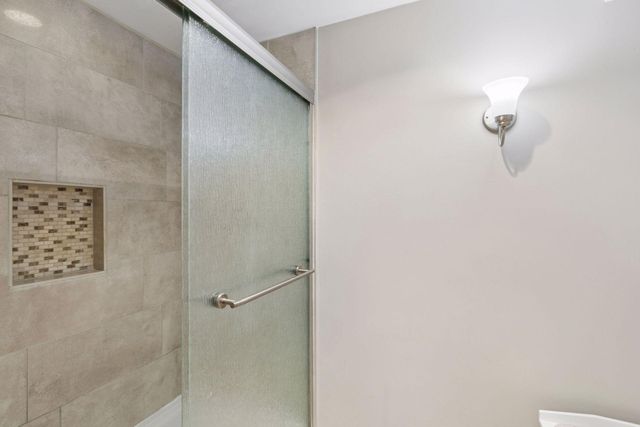 16600 Blenheim Way, Minnetonka, MN 55345