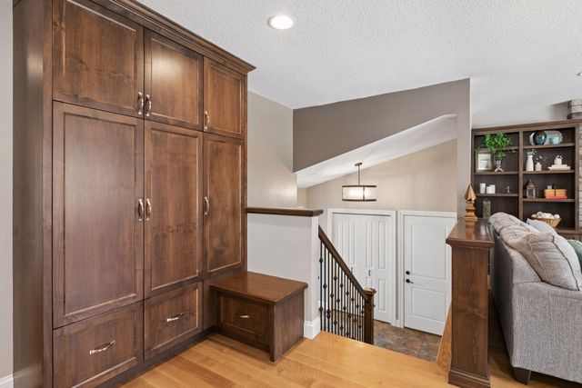 16600 Blenheim Way, Minnetonka, MN 55345