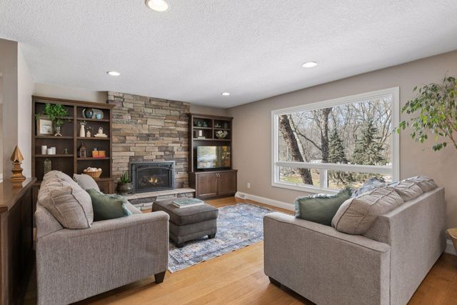 16600 Blenheim Way, Minnetonka, MN 55345