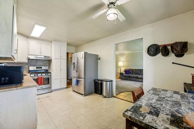 1533 Joan Dr, Petaluma, CA 94954