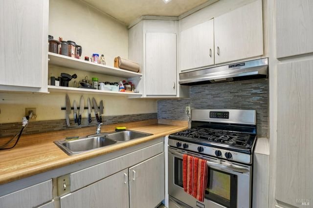 1533 Joan Dr, Petaluma, CA 94954