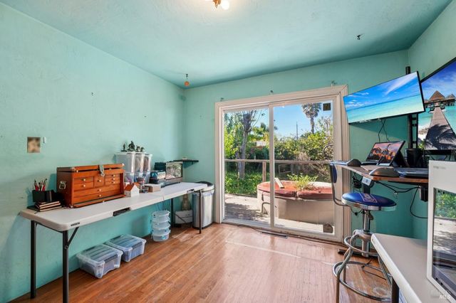 1533 Joan Dr, Petaluma, CA 94954