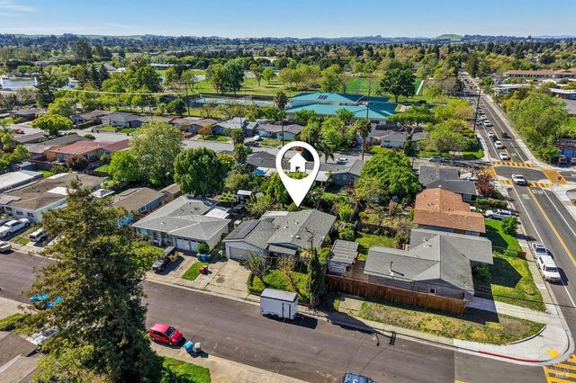 1533 Joan Dr, Petaluma, CA 94954