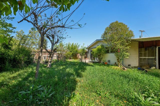 1533 Joan Dr, Petaluma, CA 94954