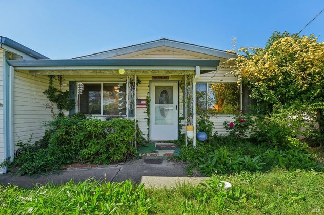 1533 Joan Dr, Petaluma, CA 94954