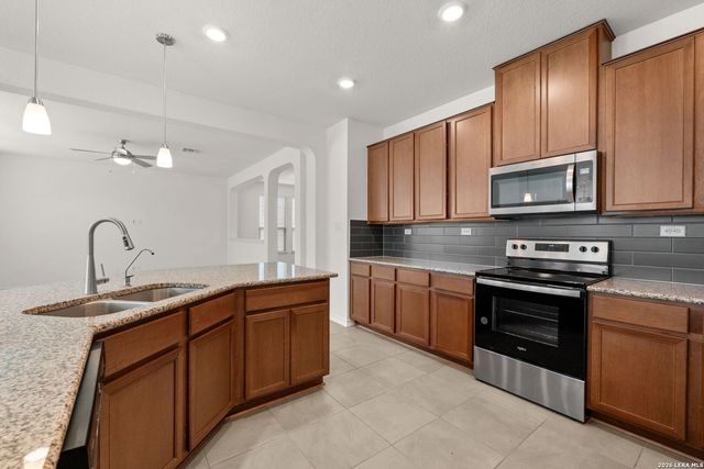 412 Deer Crest Dr, New Braunfels, TX 78130