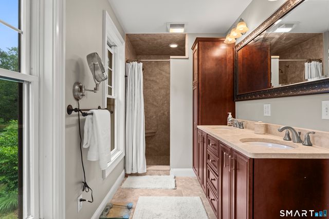 28 Sergeant Morgan Road, Haddam, CT 06424