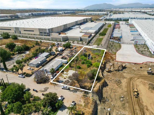 22738 Redwood, Perris, CA 92570