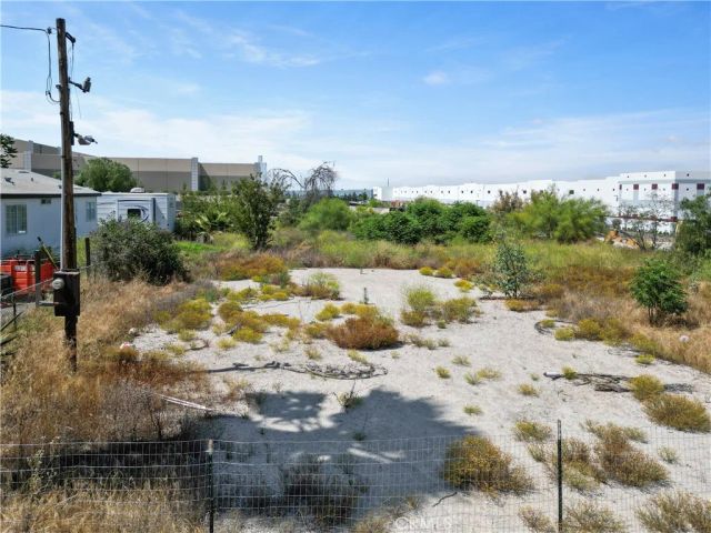 22738 Redwood, Perris, CA 92570