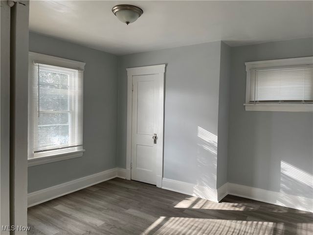 3377 Lownesdale Road, Cleveland Heights, OH 44112