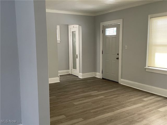 3377 Lownesdale Road, Cleveland Heights, OH 44112