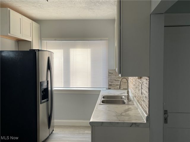 3377 Lownesdale Road, Cleveland Heights, OH 44112