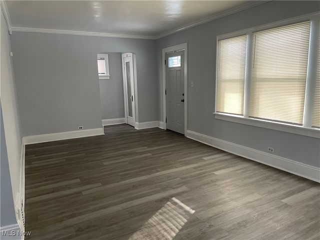 3377 Lownesdale Road, Cleveland Heights, OH 44112